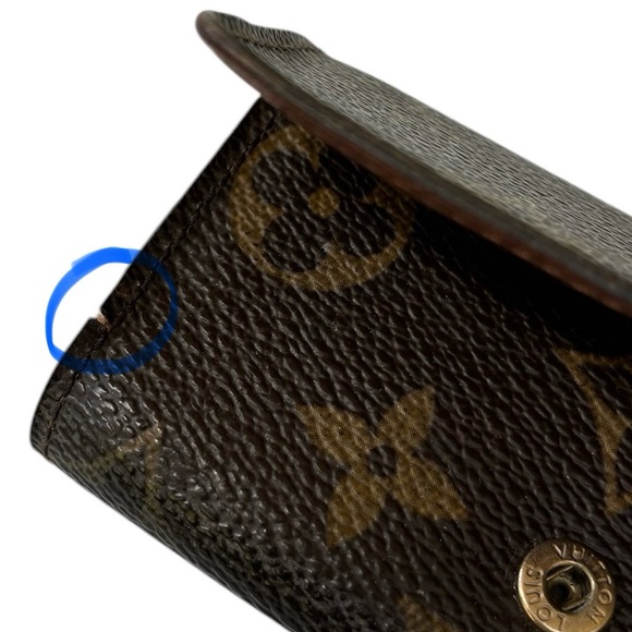 Louis Vuitton Monogram Hook Key Holder - Picture 14 of 15